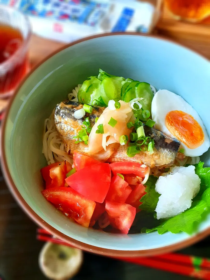 Snapdishの料理写真:鰯のみそ煮缶🐟のっけ素麺～🙆|fumfumさん