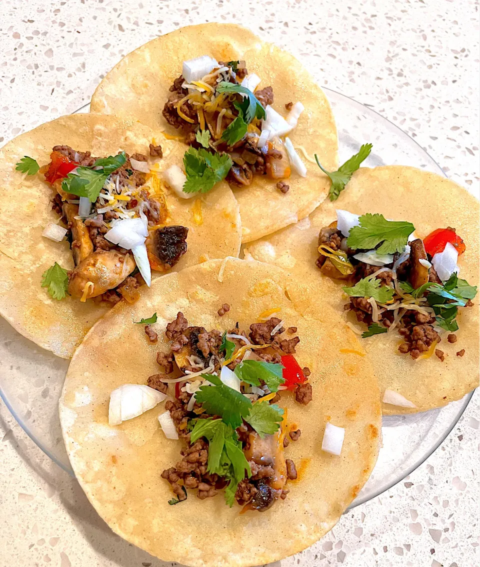 Snapdishの料理写真:Beef and mushrooms corn taco|🌺IAnneさん