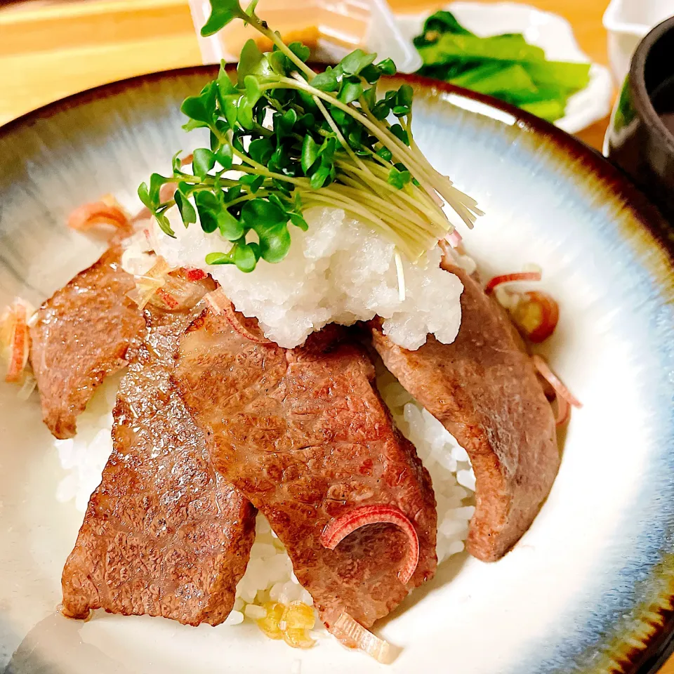 Snapdishの料理写真:⭐️三角バラおろしポン酢丼⭐️|Laniさん