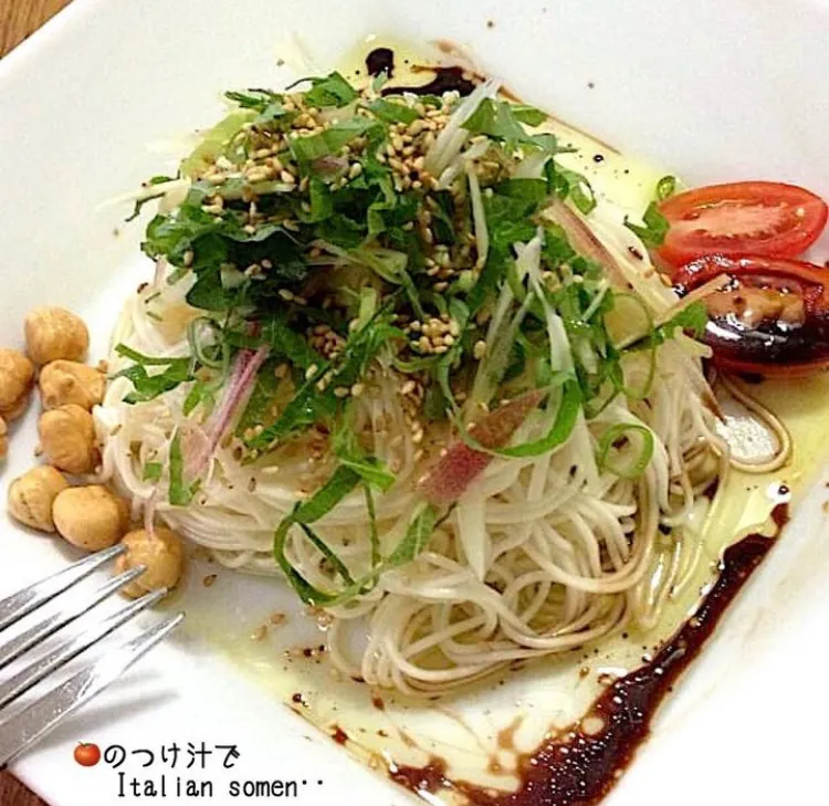 ガスパチョ仕立てのつけ汁で食べる 南欧風の素麺で昼ごはん|ばくあんしゃさん