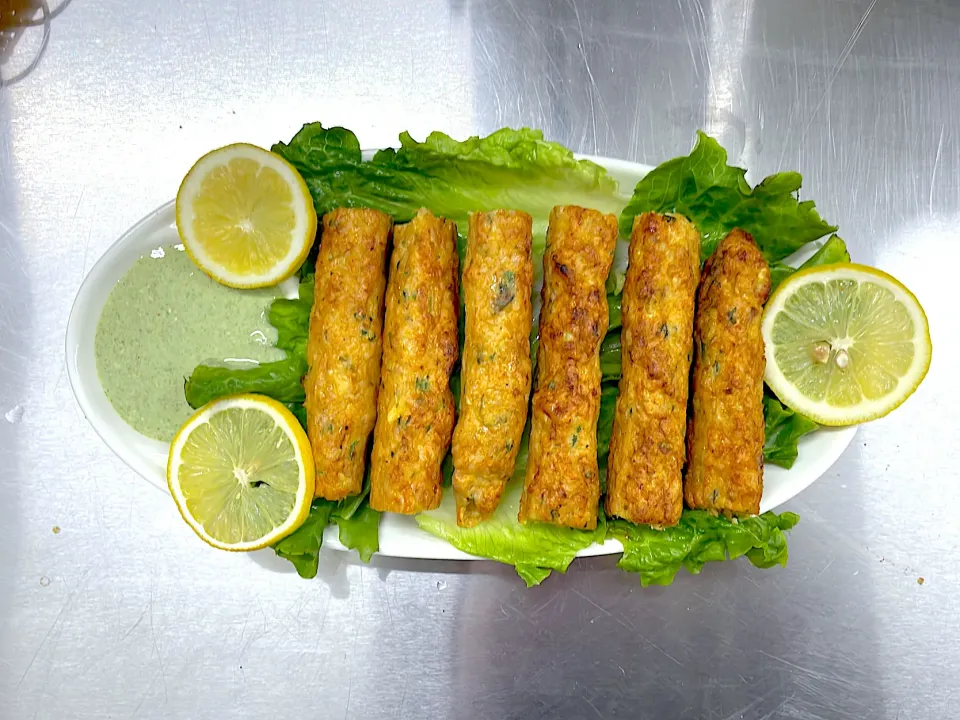 Snapdishの料理写真:Chicken Seekh Kebabs|kebabs N Curryさん