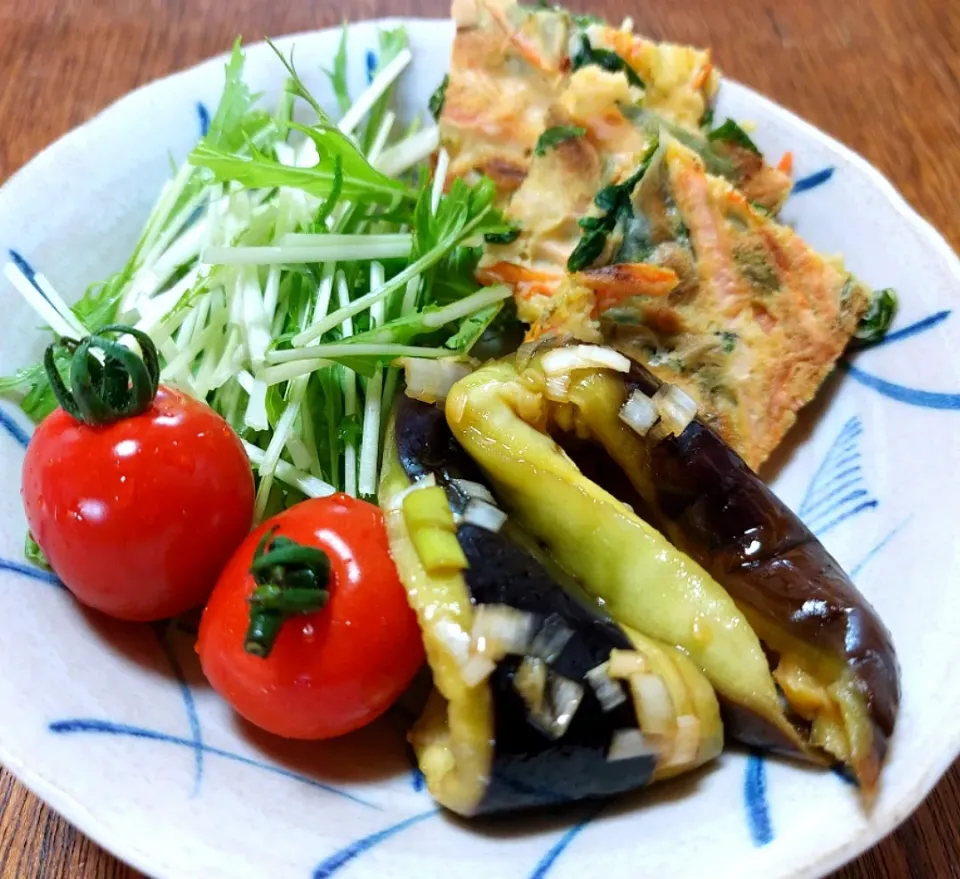 Snapdishの料理写真:うちの野菜でお昼ごはん🍴☀️|☆ちび☆さん