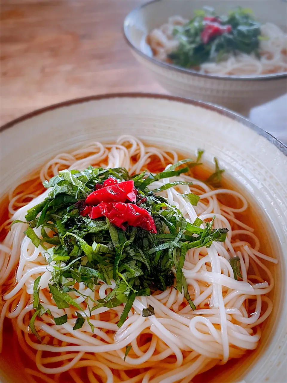 休日のお昼・大葉と梅でサッパリ素麺|akiさん