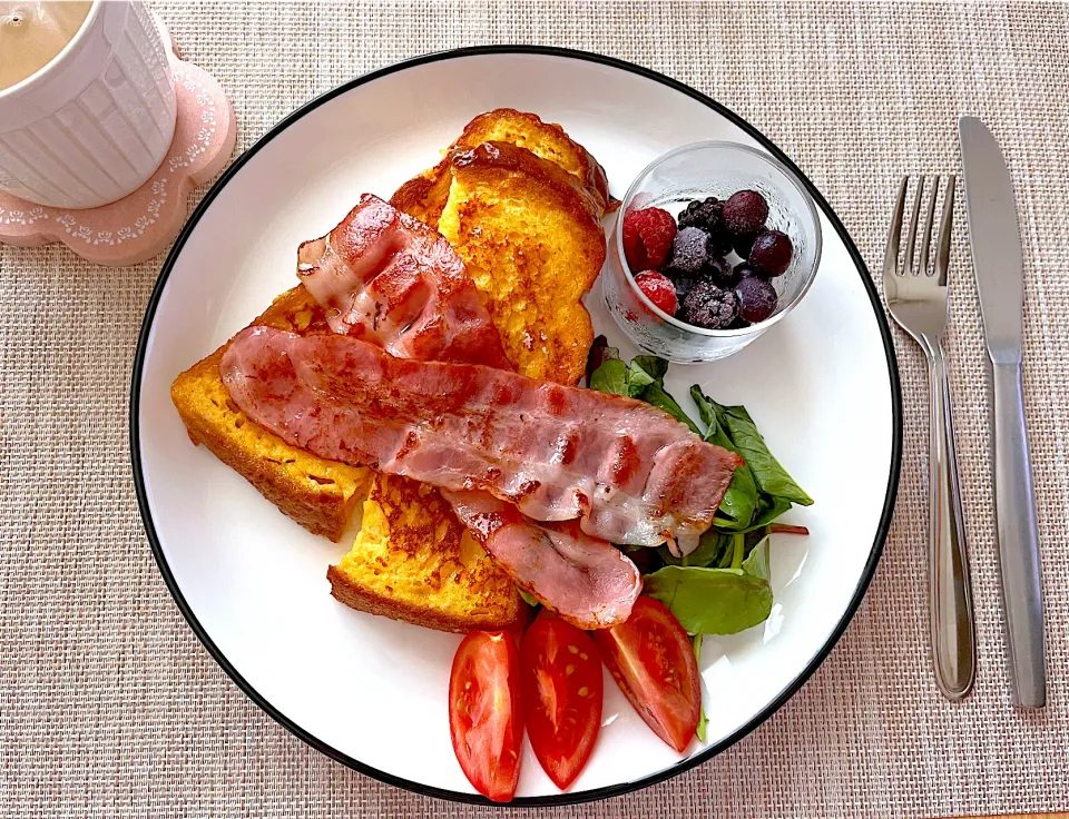 Snapdishの料理写真:フレンチトーストブランチ🍞|まっふぃーさん