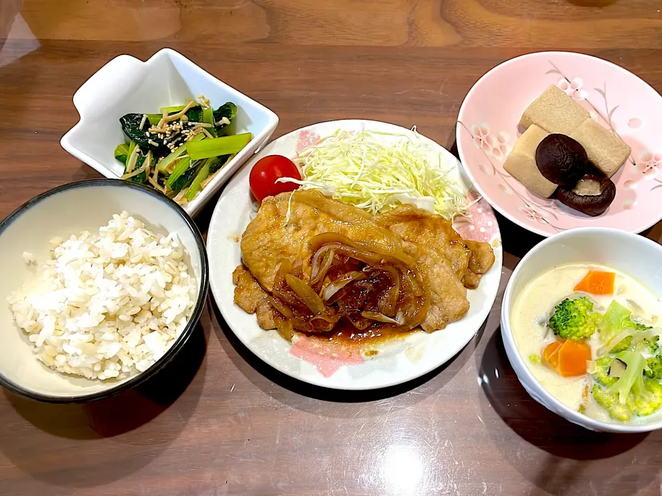 豚の生姜焼き　色々野菜のミルクスープ　高野豆腐と椎茸の煮物　小松菜とえのきの中華風和え物|おさむん17さん