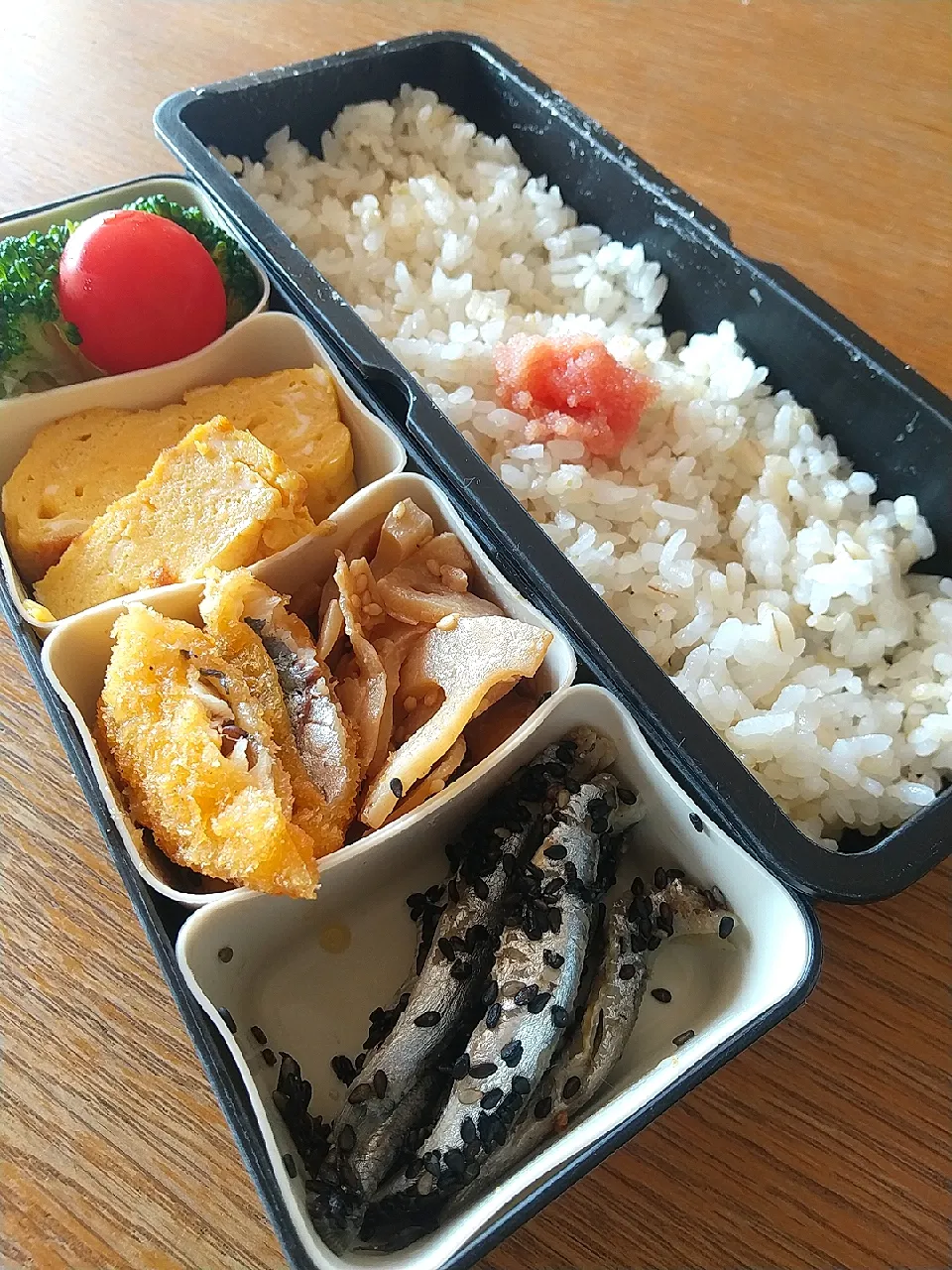 Snapdishの料理写真:イワシ南蛮漬け弁当|まきごろうさん