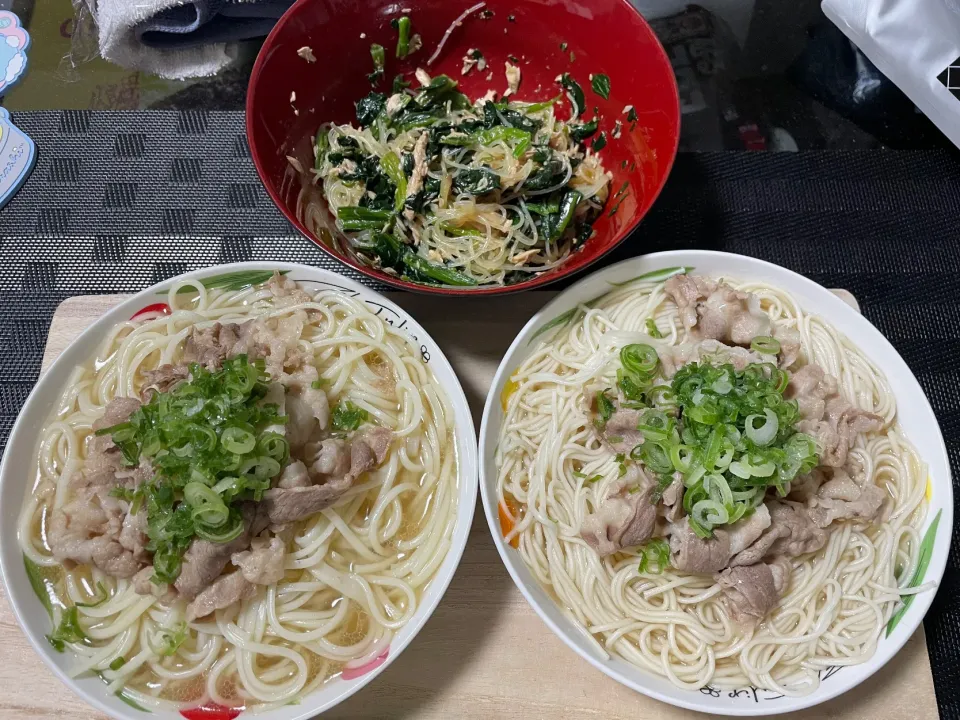 [豚バラねぎのぶっかけそうめん]と[ほうれん草と春雨の中華和え]|陽 香さん