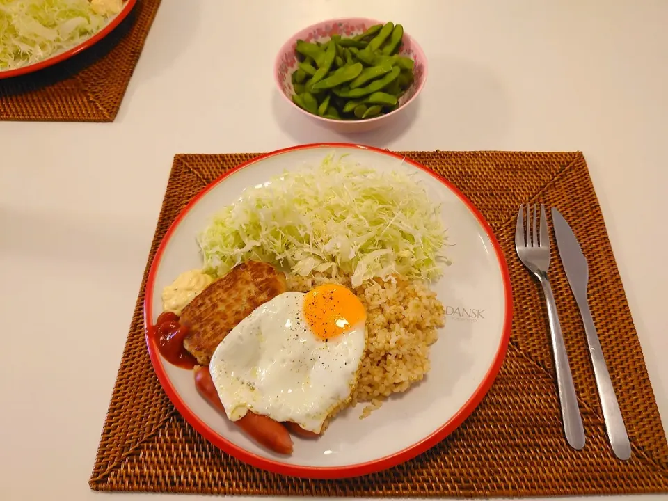 今日の夕食　ハンバーグ丼、枝豆|pinknari🐰🌈さん