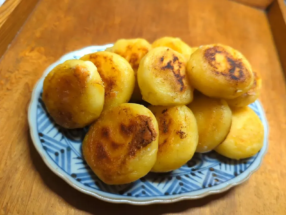 Snapdishの料理写真:ポテトもち🥔|ずぼらーちぃやんさん