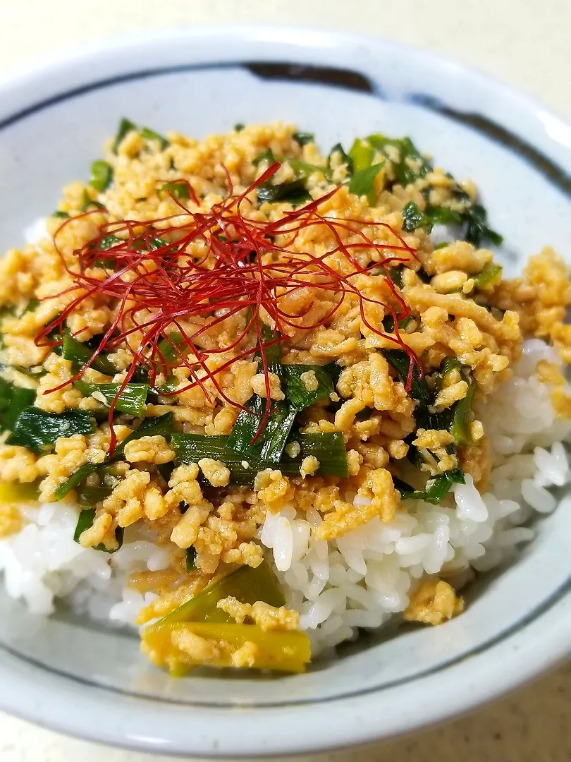 鶏ひき肉のスタミナ丼|ぱんだのままんさん