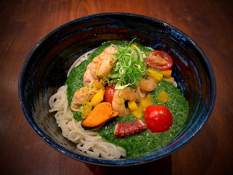 パクチーとモロヘイヤのネバネバ混ぜめん|半田手延べそうめんの店 阿波や壱兆さん