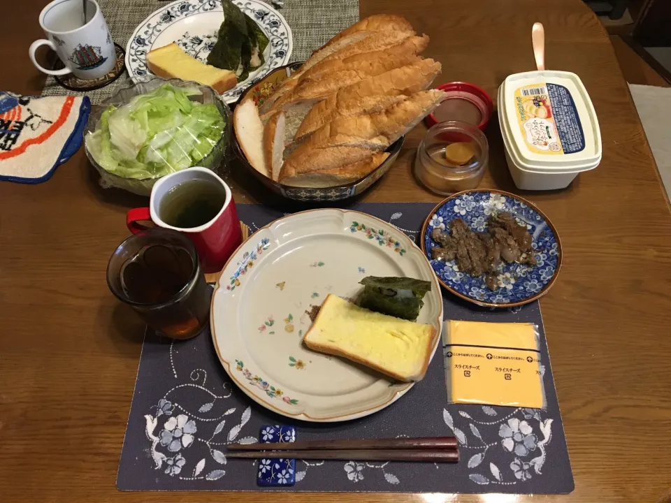 サンドイッチ、おにぎり、トースト(昼飯)|enarinさん