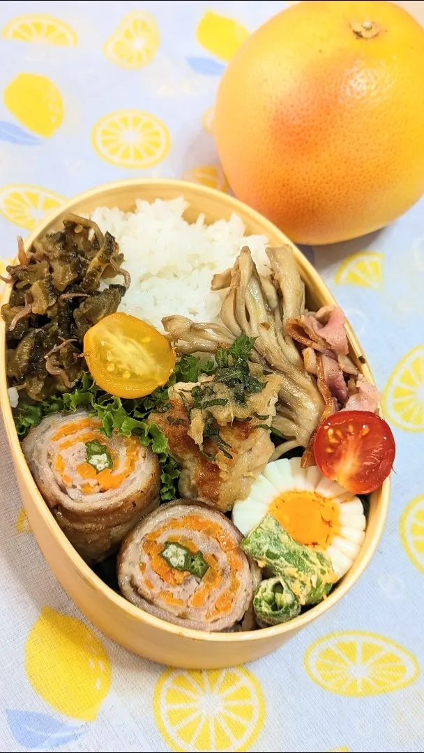 本日のお弁当〜くるくる野菜巻きと鶏もも肉のみぞれ煮弁当|f.1125beさん