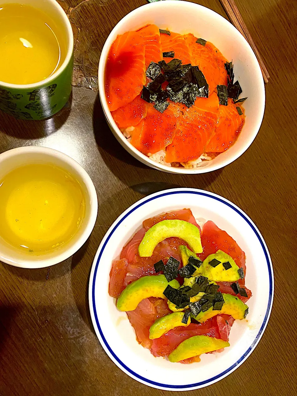 Snapdishの料理写真:サーモンと鮪アボカドのポキ丼　お茶|ch＊K*∀o(^^*)♪さん