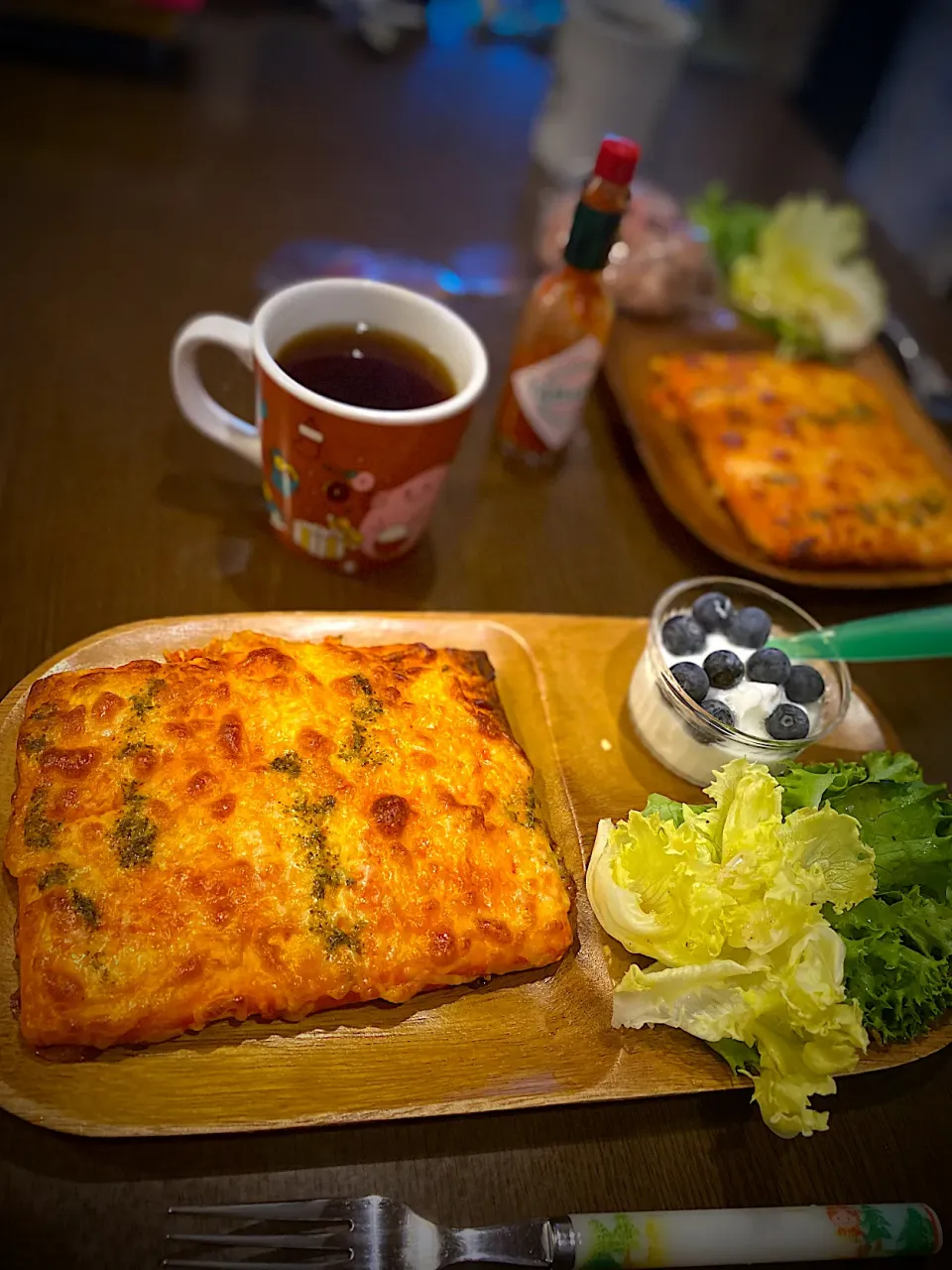 ピザパン　サラダ　ブルーベリーヨーグルト　コーヒー|ch＊K*∀o(^^*)♪さん