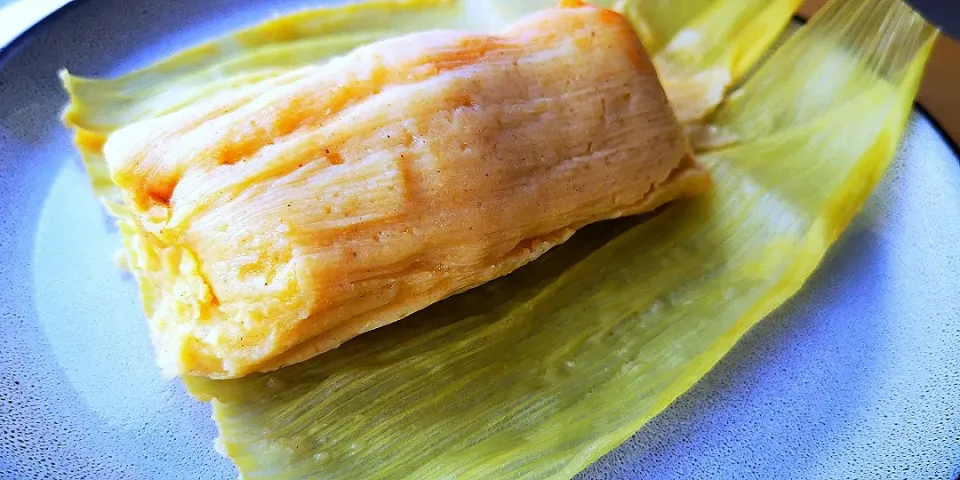 Tamales rojos de pollo, Chicken in red sauce tamal.|Jorge Bernal Márquezさん