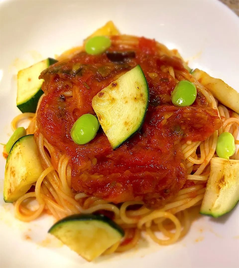 トマトとズッキーニの冷製パスタ🍝|Yoshiko Iさん