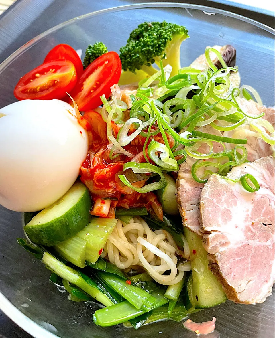 普通のラーメンを使って冷やしラーメンを作ってみました😋💕💦|てるみさん