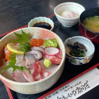 Snapdishの料理写真:海鮮丼|yukさん