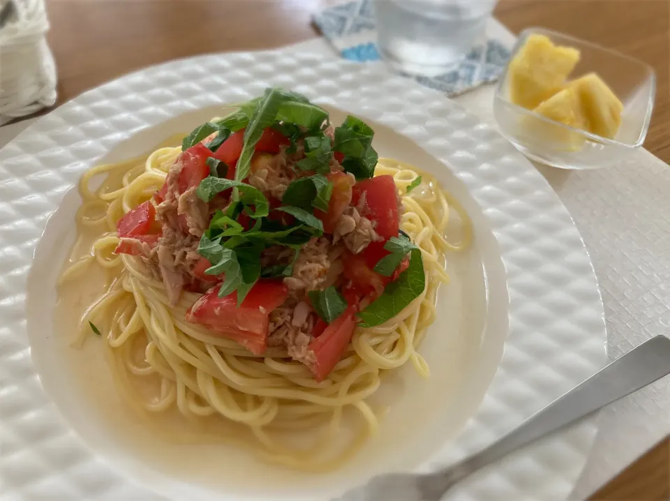 Snapdishの料理写真:ツナとトマトの冷製パスタ🍝|花🍀さん