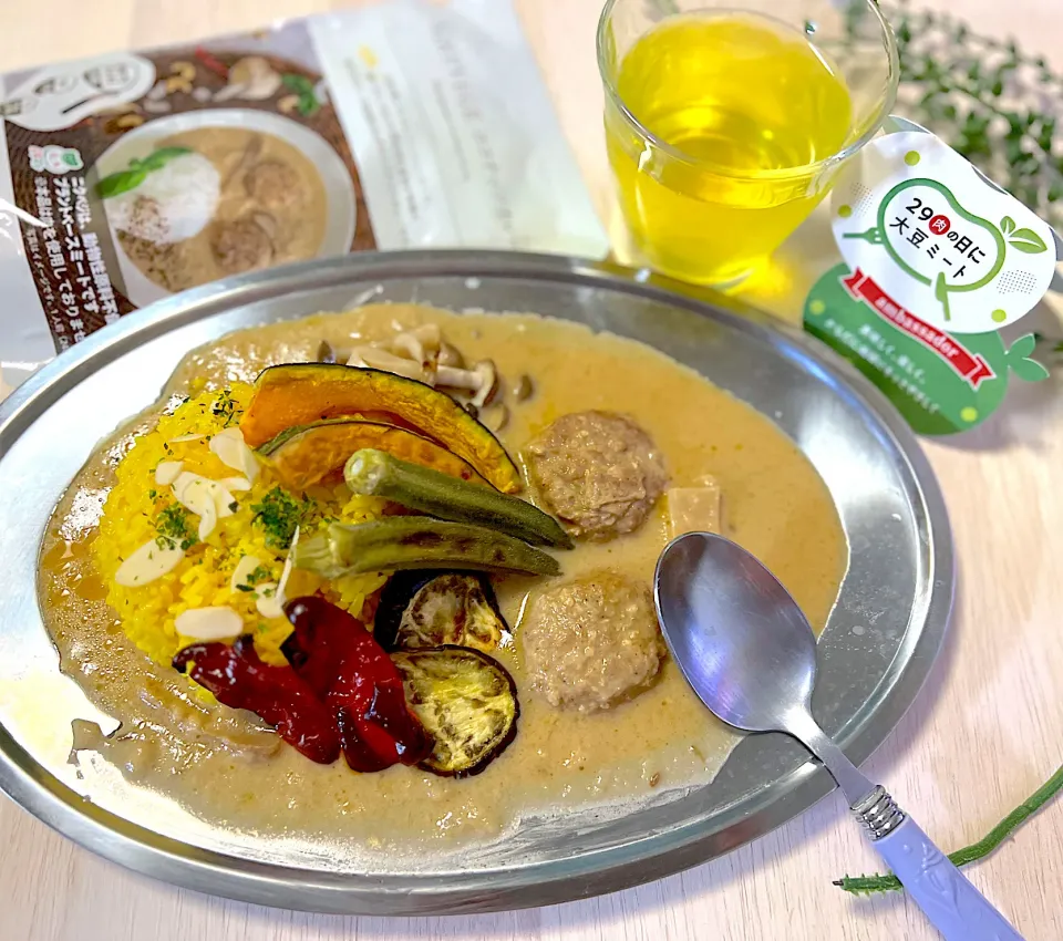 NIKUVEGEココナッツカレー夏野菜添え🍛|noeさん