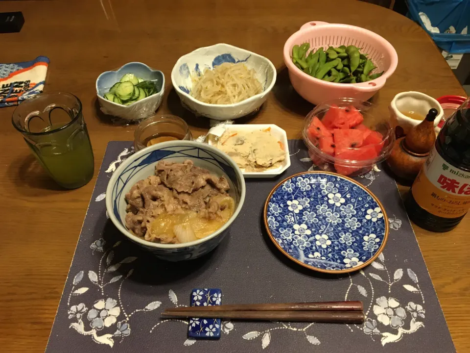 牛丼、酢の物、卯の花のお惣菜、もやしのお浸し、いるまめ、カットすいか、寒天(夕飯)|enarinさん