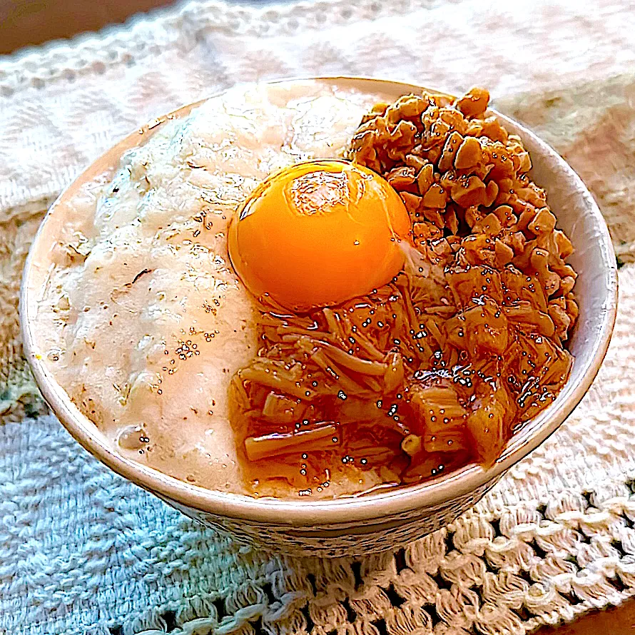 Snapdishの料理写真:とろろなめ茸納豆丼|愛美さん