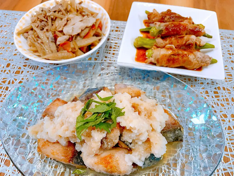 Snapdishの料理写真:オクラの肉巻き🍖鰤の竜田揚げ🌱金平牛蒡|クランちゃんさん