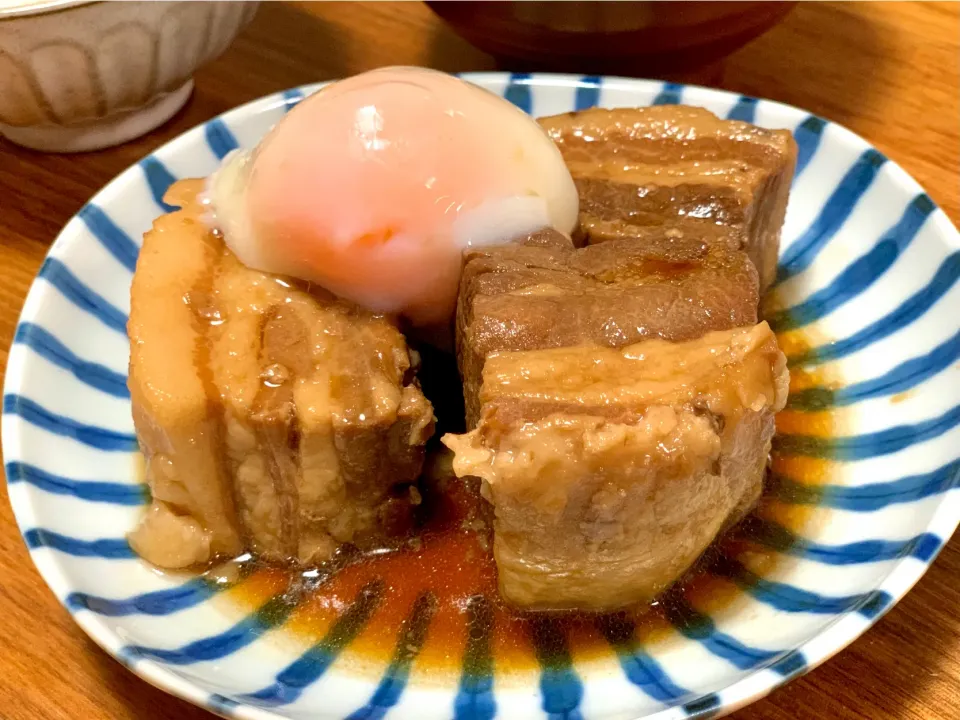 豚の角煮　温玉のっけて|ふくすけ食堂さん