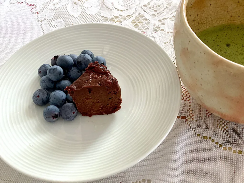 チョコバナナケーキと庭のブルーベリー|りこさん