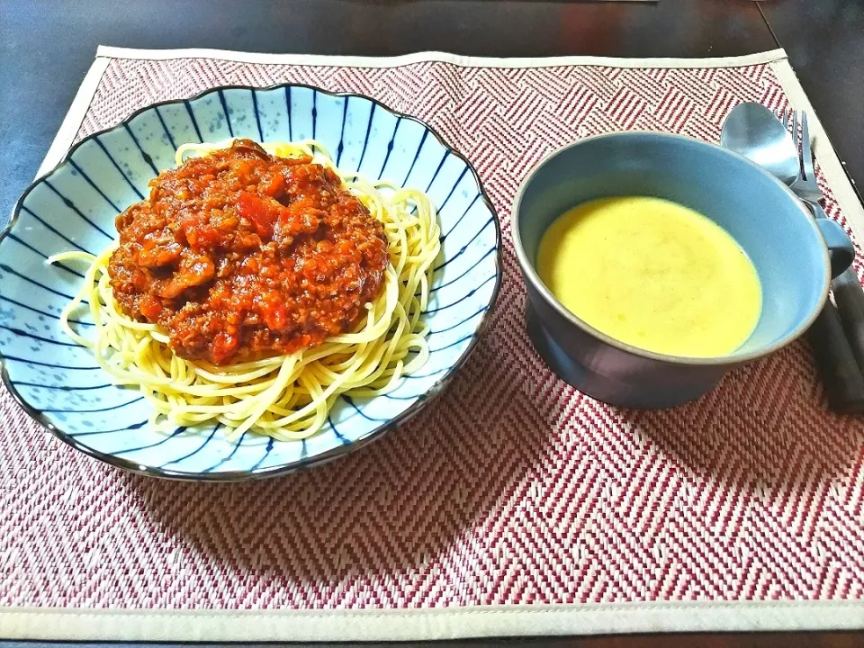 あるもので。
ミートソース＆コーンポタージュを作ってみた🍴|vege食堂さん