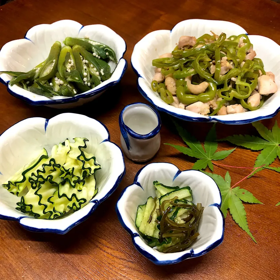 Snapdishの料理写真:緑の夏野菜☘️胡瓜塩昆布和え🥒ズッキーニ檸檬ポン酢🍋オクラ浅漬け🍃ピーマン鶏胸炒め🫑|henryさん