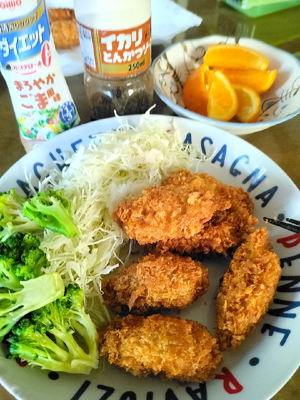 カキフライ定食とフルーツ🍇🍓🍑🍉|福田則夫さん