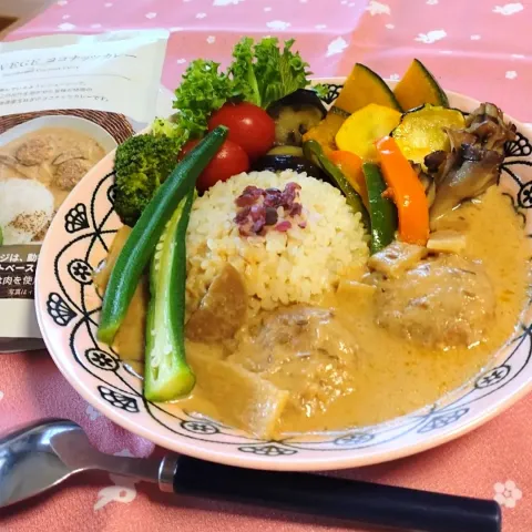 「NIKUVEGE ココナッツカレー」を使ってみたSnapdishの料理・レシピ写真:夏野菜たっぷりNIKUVEGEココナッツカレー