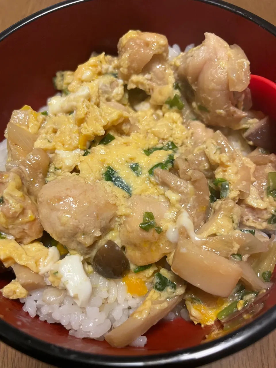 ニラとキノコの親子丼🐓🍄🥚|フェンさん