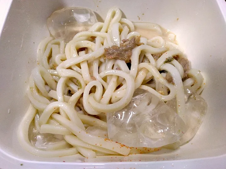 なめ茸と肉そぼろ入り胡麻ダレ冷やしうどん|darkbaronさん