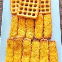 Snapdishの料理写真:Potato Waffles & Fish Fingers|5Spoonfuls🍴さん