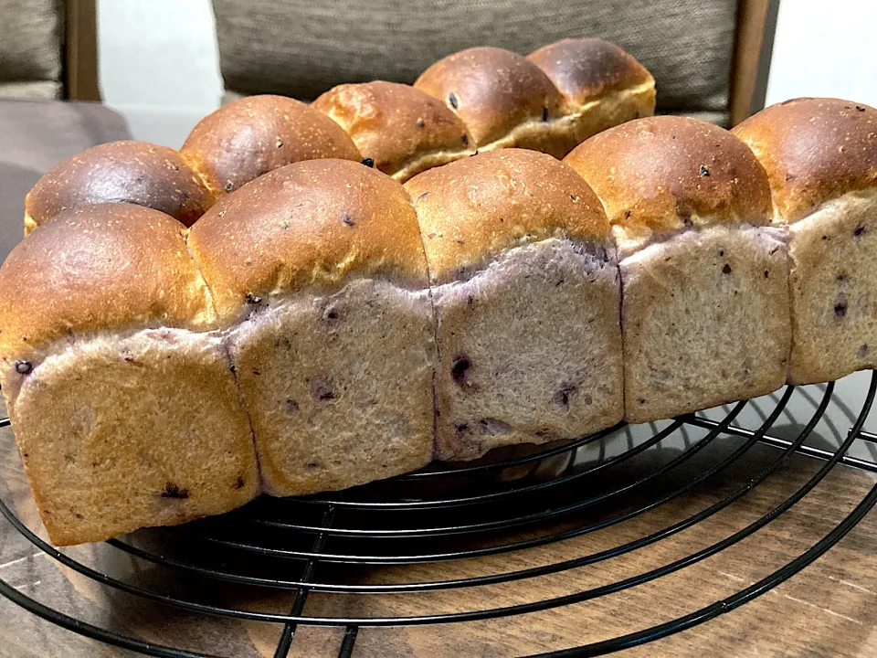 ブルーベリー食パン🍞🫐|S.Ishiharaさん