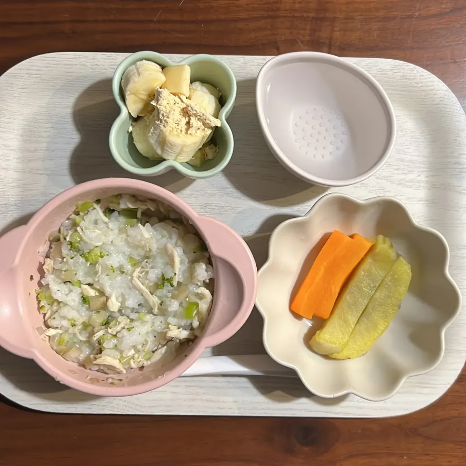 Snapdishの料理写真:ささみと野菜のまぜごはん、さつまいも、にんじん、きなこバナナ、湯冷し|km2571さん