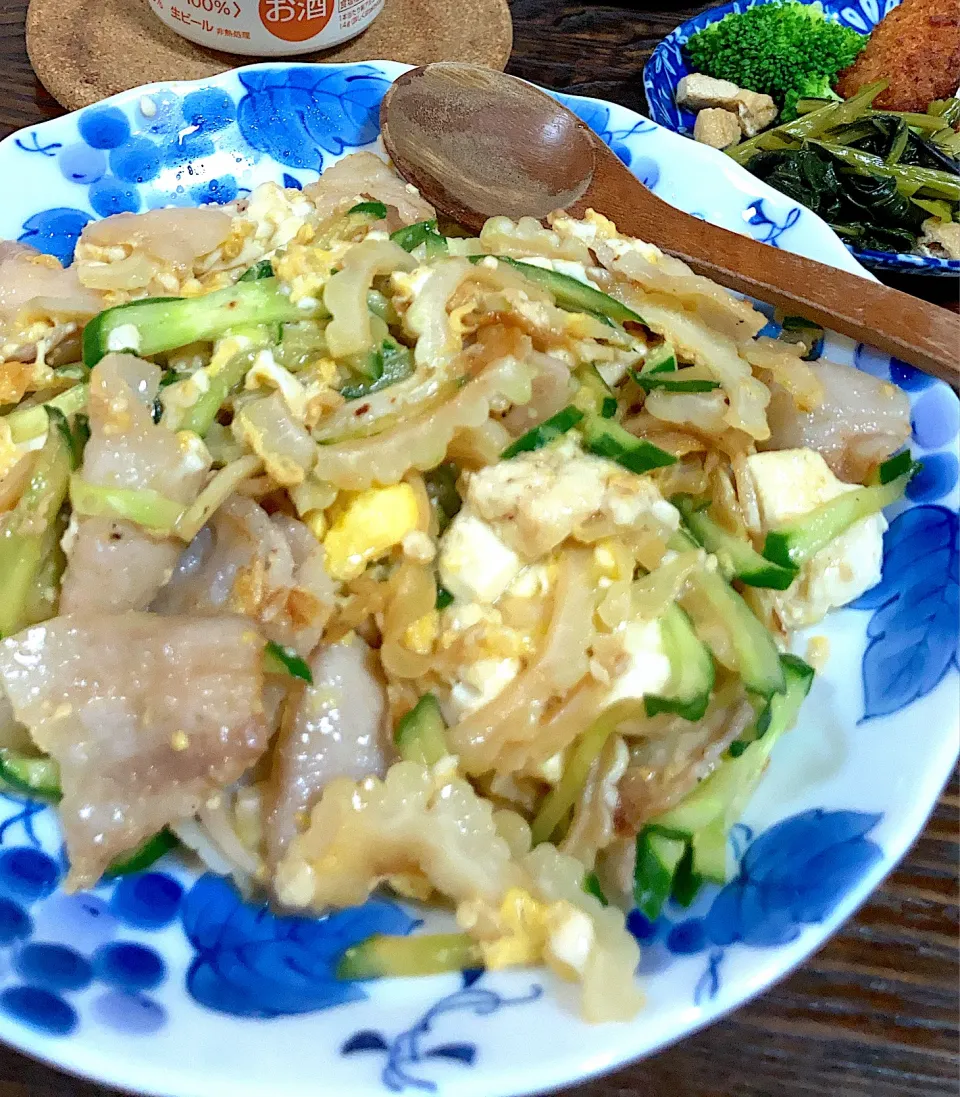 Snapdishの料理写真:猛暑の夜のおつまみにゴーヤチャンプルー🥢|keitanさん