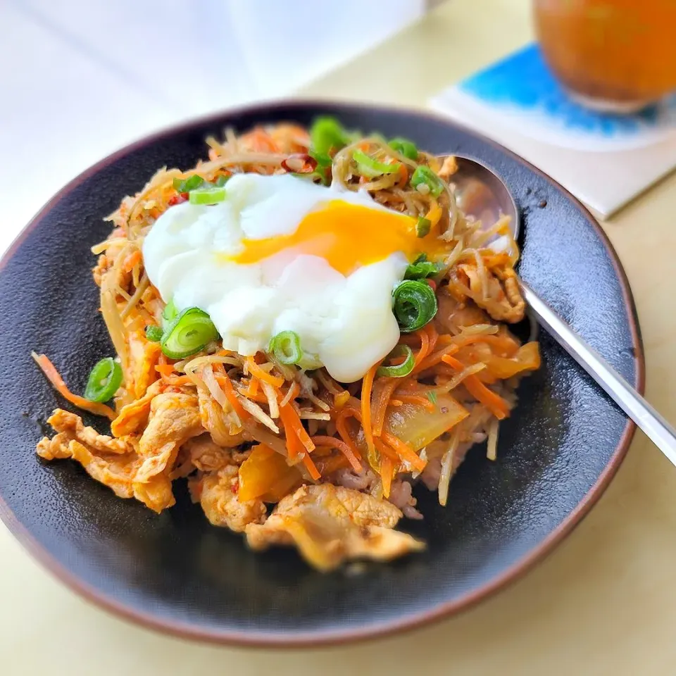 朝から　

松屋のヒビン丼風　パワー💪

夏バテ予防　たまにはしっかり食べないと|みるくここあさん