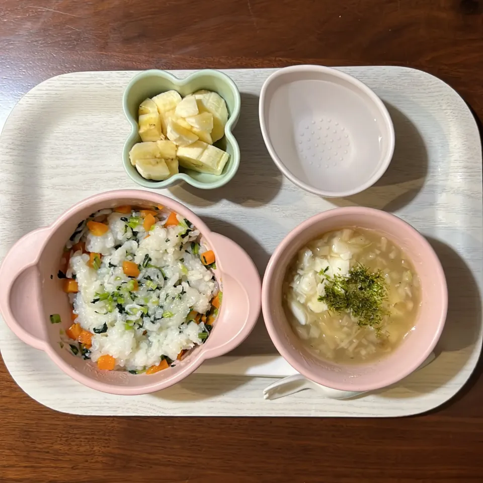 Snapdishの料理写真:しらすと野菜のまぜごはん、根菜ととうふのみそ汁、バナナ、湯冷し|km2571さん