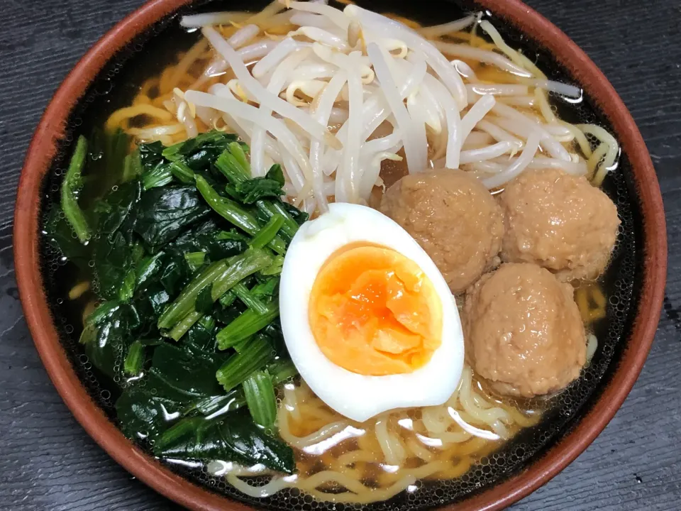 肉団子醤油ラーメン🍜|まちゃさん