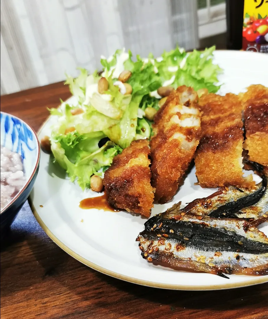 Snapdishの料理写真:朝ご飯
＊小豆粥
＊豆サラダ
＊とんかつ
＊みりん干し|ペンギンさん