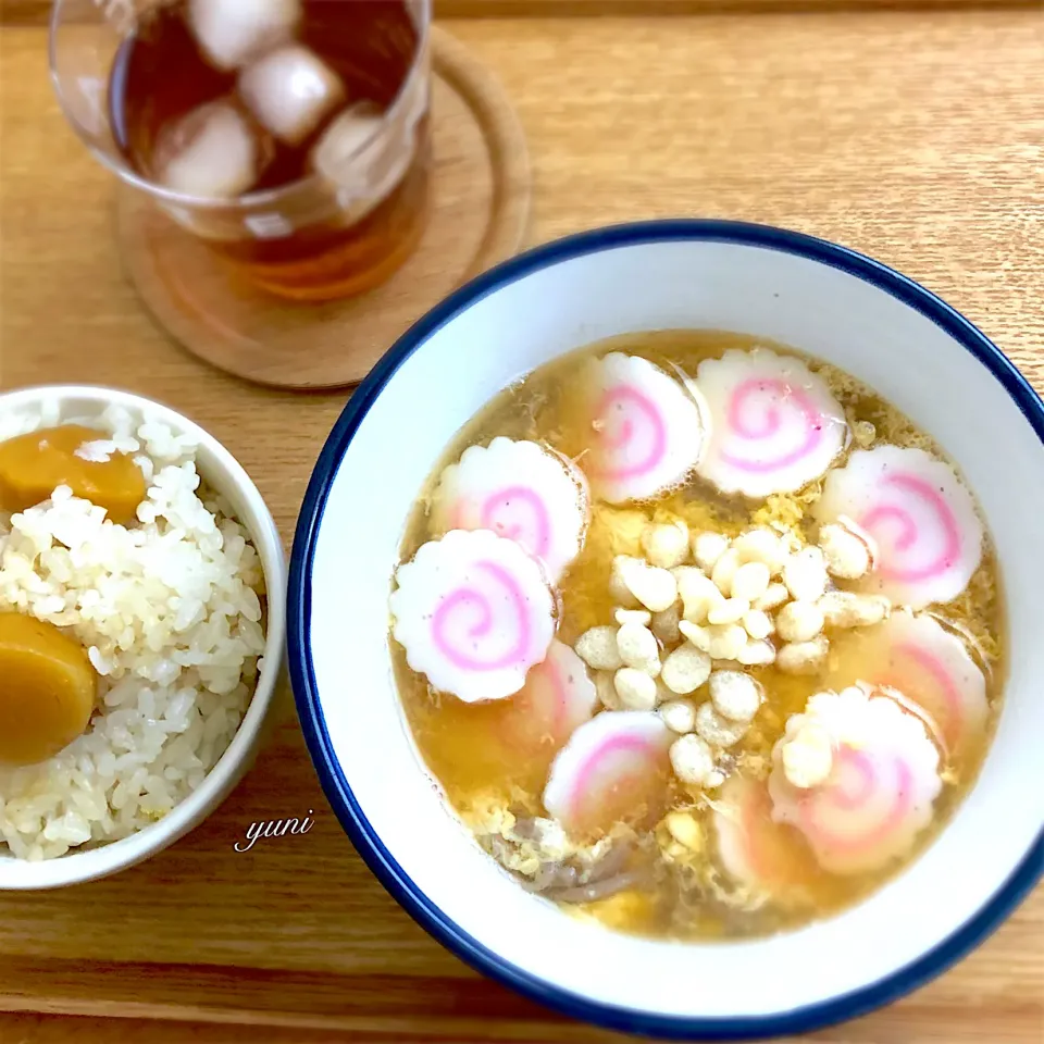 昼ごはん🕛なると🍥そばと栗🌰ごはん🍚|🌸yuni🌸さん