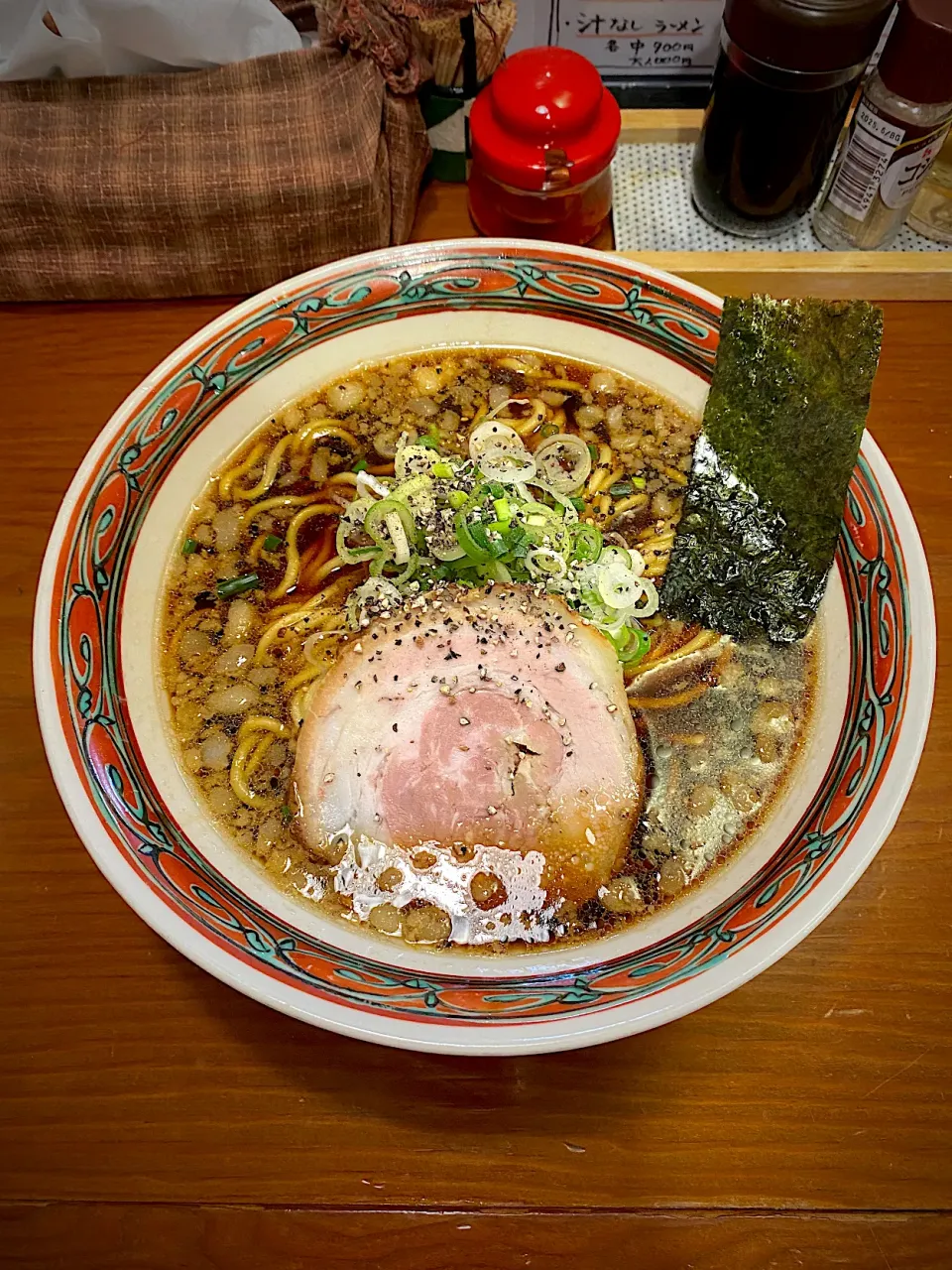 背脂黒醤油ラーメン|髙野泰朋さん