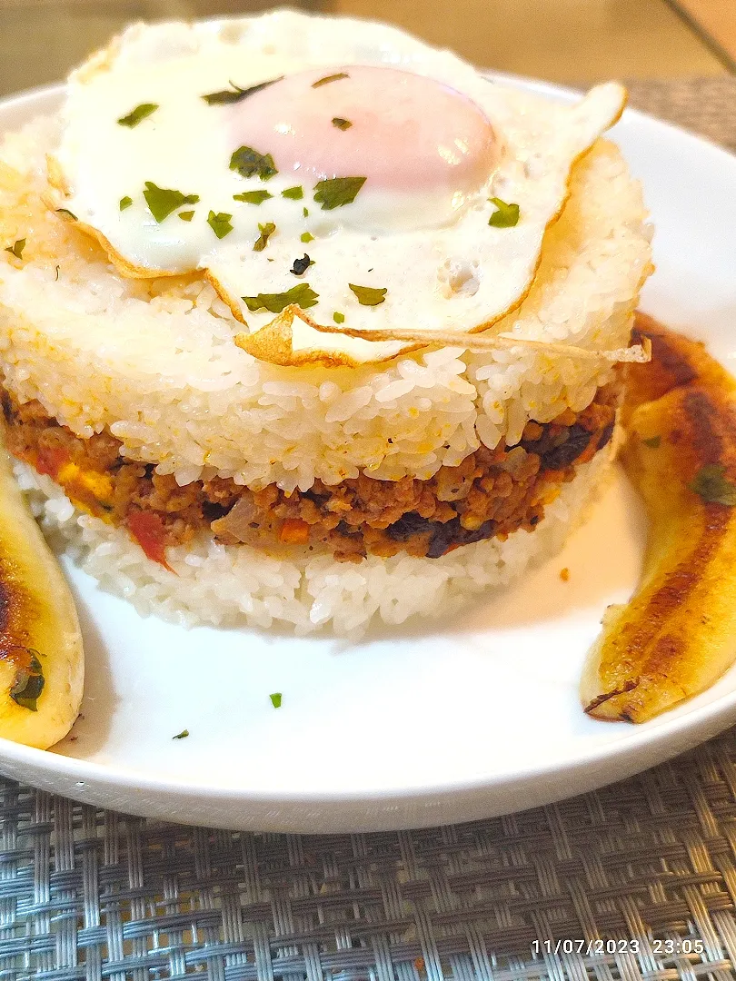 Snapdishの料理写真:Arroz Tapado - Perú|Juan Yabikuさん