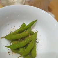 ほりにしをふりかけた
枝豆😸手が美味しくなる〰️