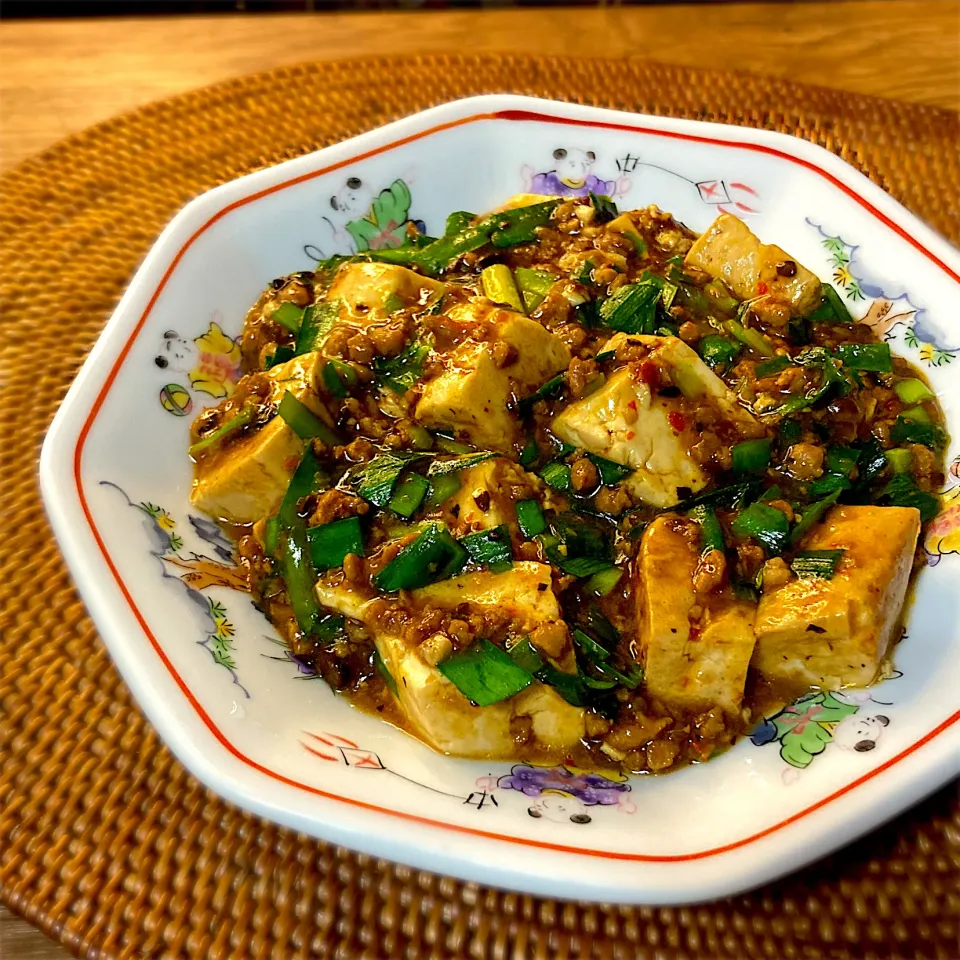 ニラの麻婆豆腐❏大豆ミート|くろねこじったん‍さん