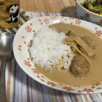 Snapdishの料理写真:NIKUVEGEココナッツカレー&サラダ|Chikaさん